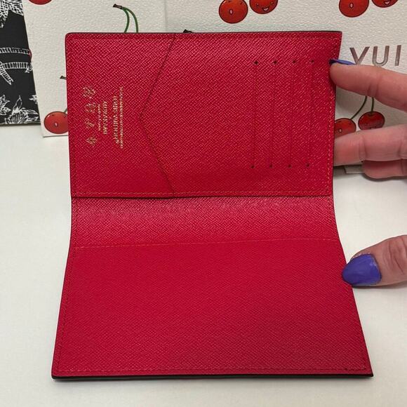 M13424 Louis Vuitton Takashi Murakami Passport Cover 2025 Cherry NEW Box Bag - Picture 6 of 10